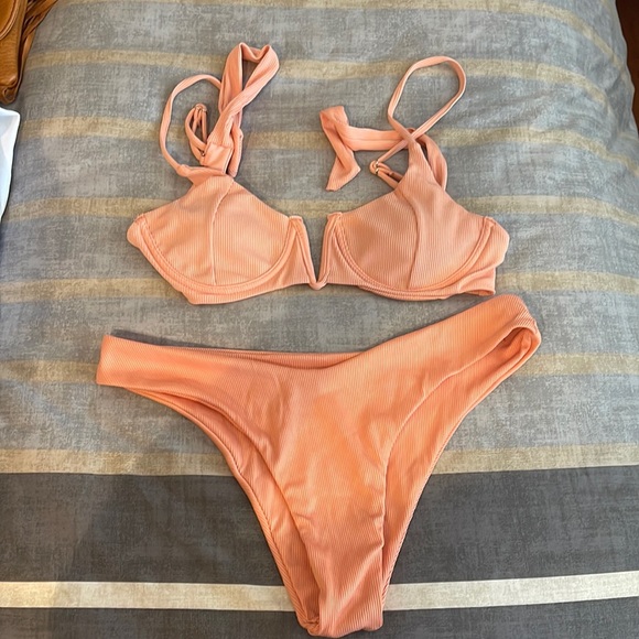 ZAFUL PEACH BIKINI - Picture 1 of 2